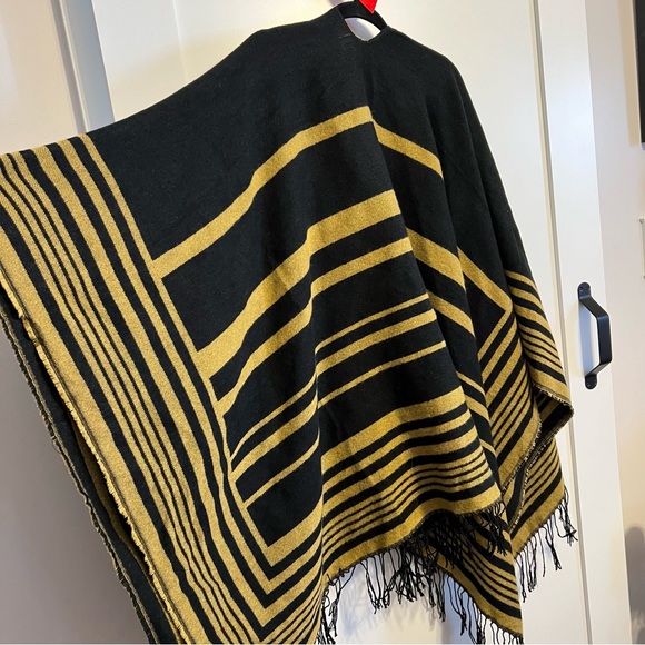 OS Black and Gold Poncho - Picture 3 of 4